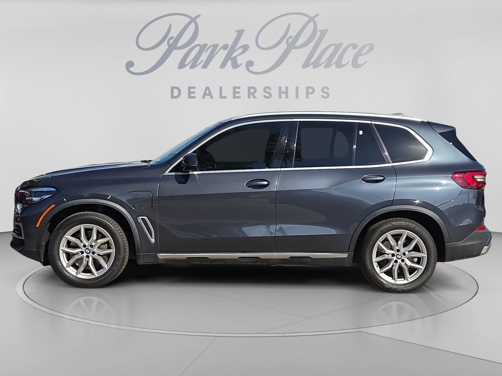 Used 2021 BMW X5 xDrive45e w/ Premium Package AWD/4WD image 2