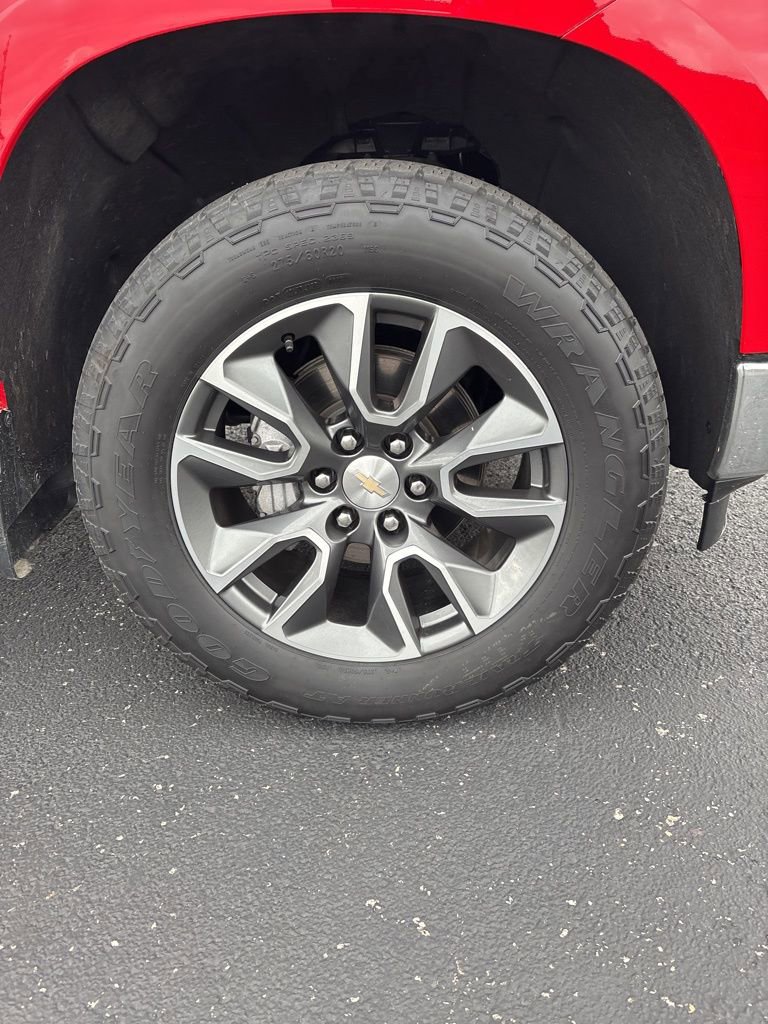 Used 2023 Chevrolet Silverado 1500 LT AWD/4WD image 13