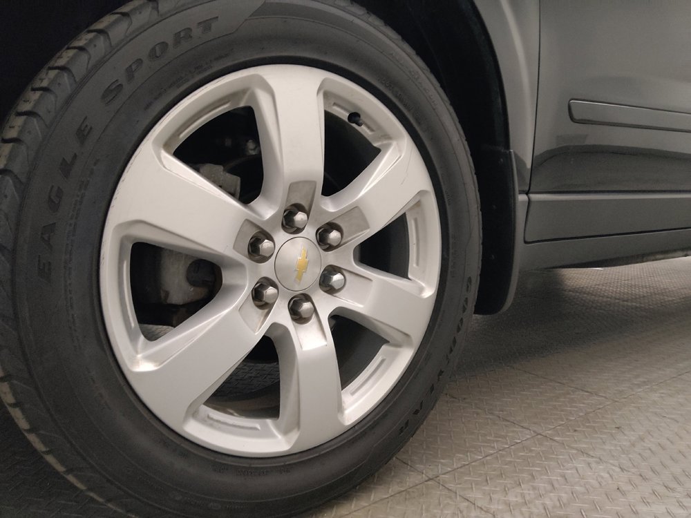 Used 2017 Chevrolet Traverse LT w/ Style and Technology Package FWD image 31