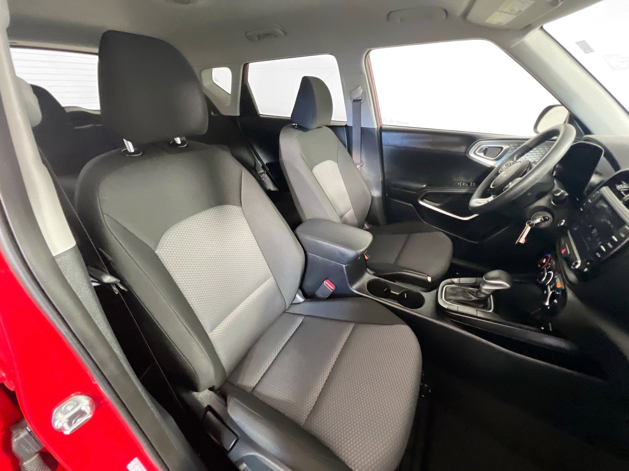 Used 2025 Kia Soul LX w/ LX Technology Package image 30