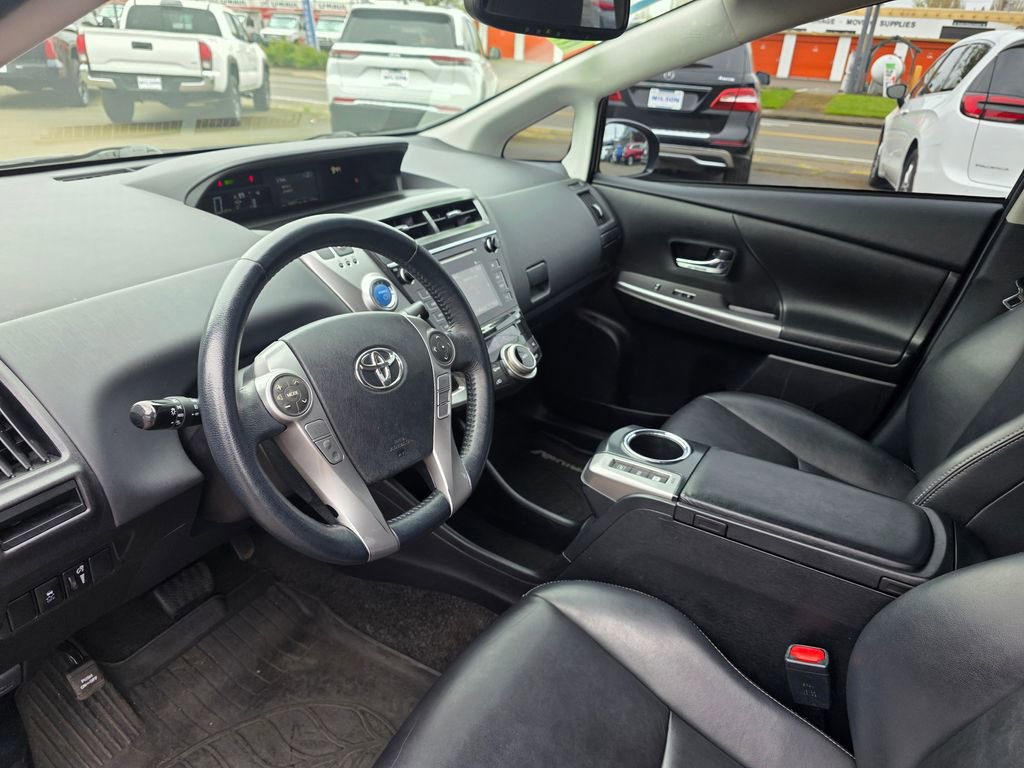 Used 2017 Toyota Prius V Five w/ Carpet Mat Package image 9