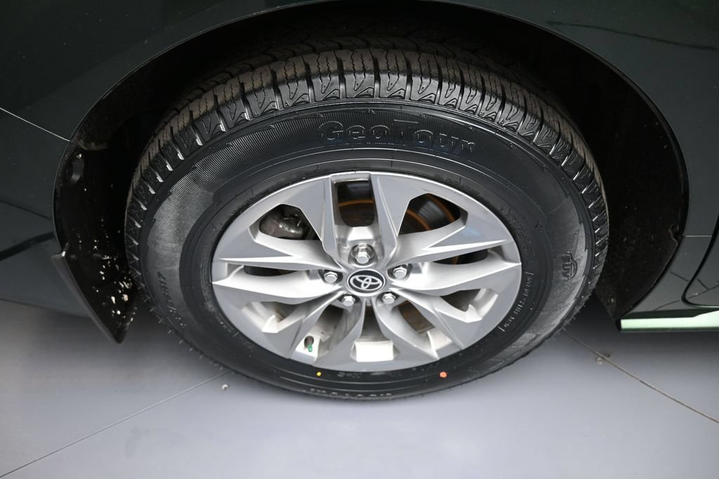 Certified 2025 Toyota Sienna XLE w/ XLE Plus Package AWD/4WD image 12
