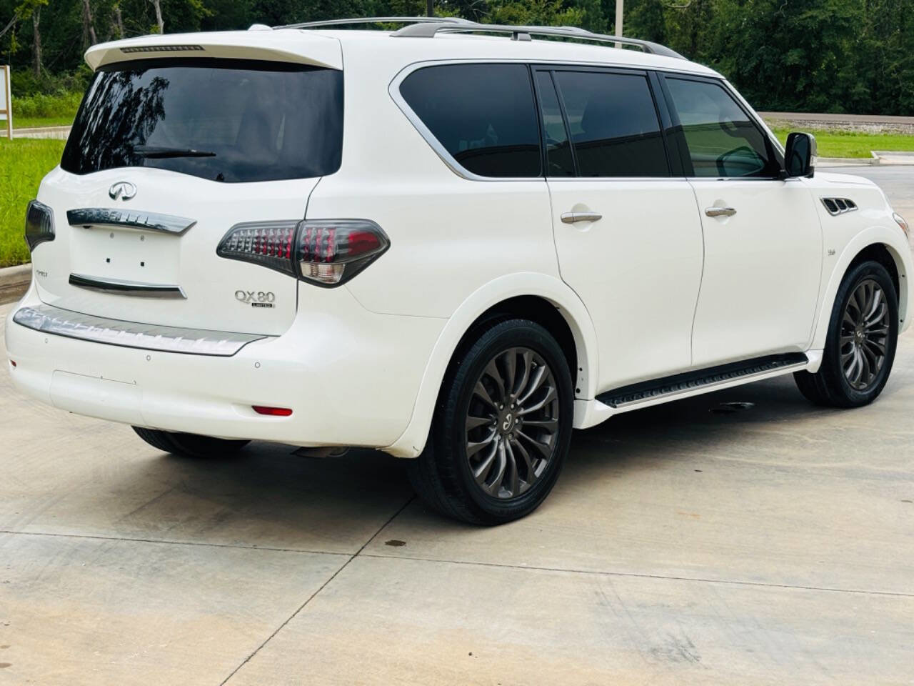 Used 2016 INFINITI QX80 Limited image 6