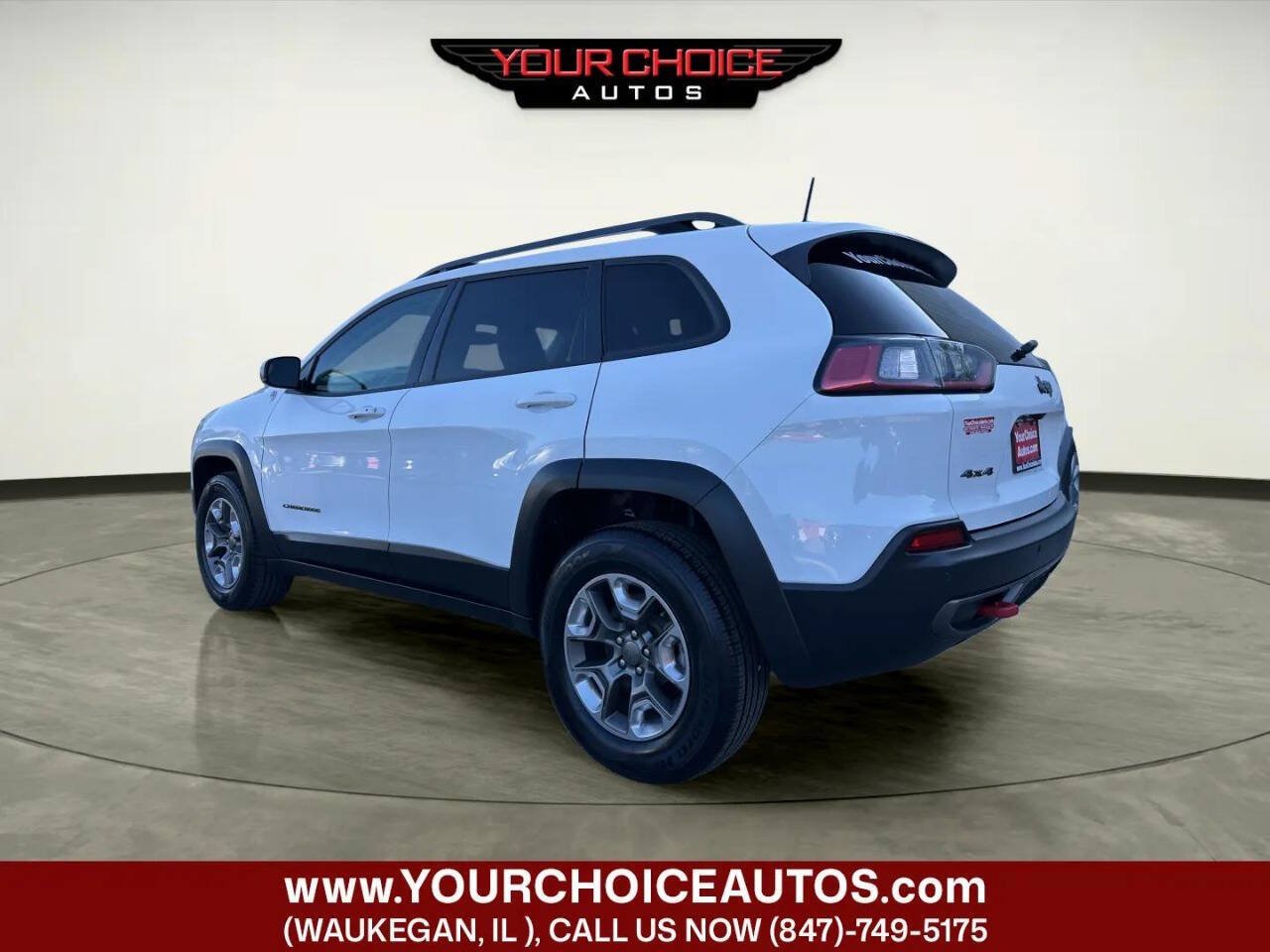 Used 2019 Jeep Cherokee Trailhawk w/ Cold Weather Group AWD/4WD image 3