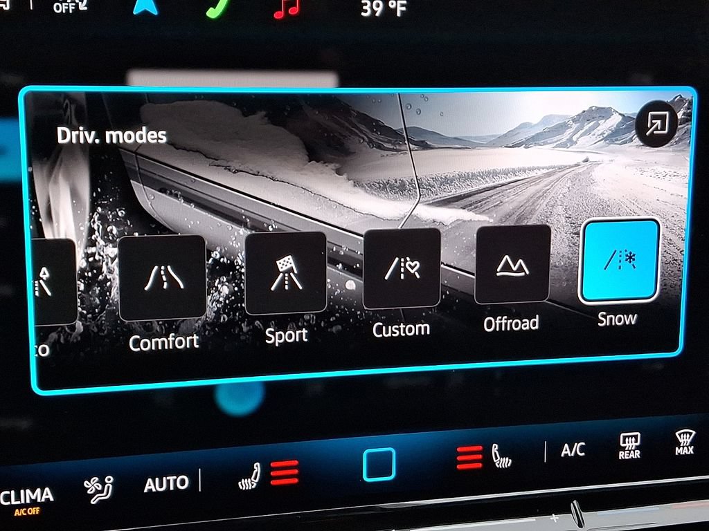 Certified 2025 Volkswagen Tiguan S AWD/4WD image 17