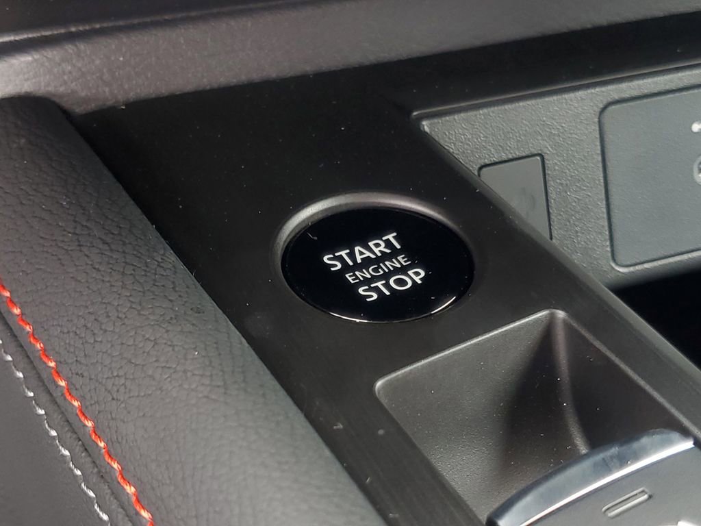 New 2025 Nissan Kicks SR image 19