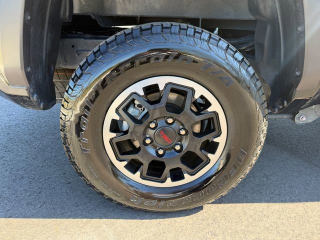 Used 2025 Toyota Tacoma TRD Off-Road image 10