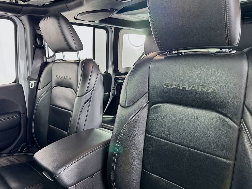 Used 2023 Jeep Wrangler Unlimited Sahara w/ Cold Weather Group image 17