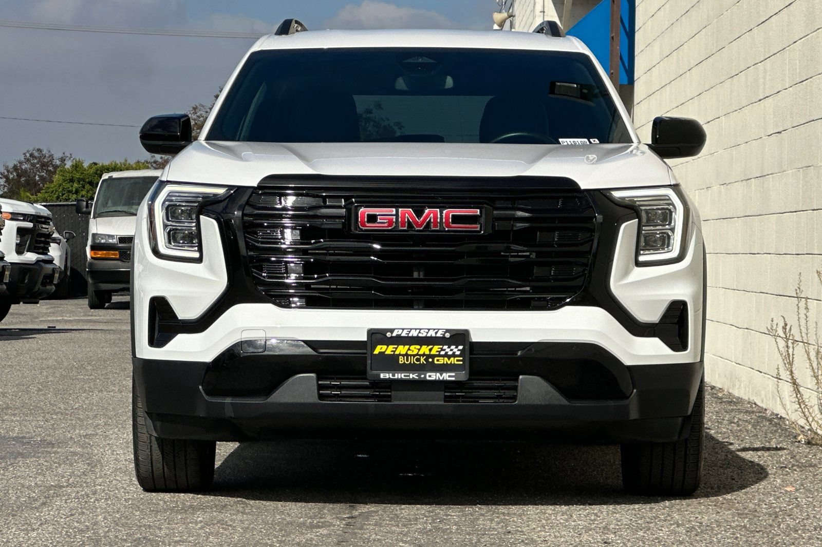 Used 2026 GMC Terrain Elevation w/ Elevation Premium Package FWD image 9