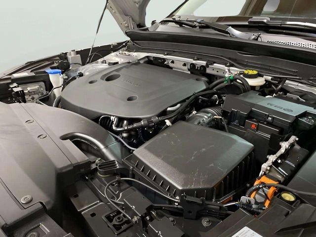 Used 2025 Volvo XC40 B5 Plus image 36