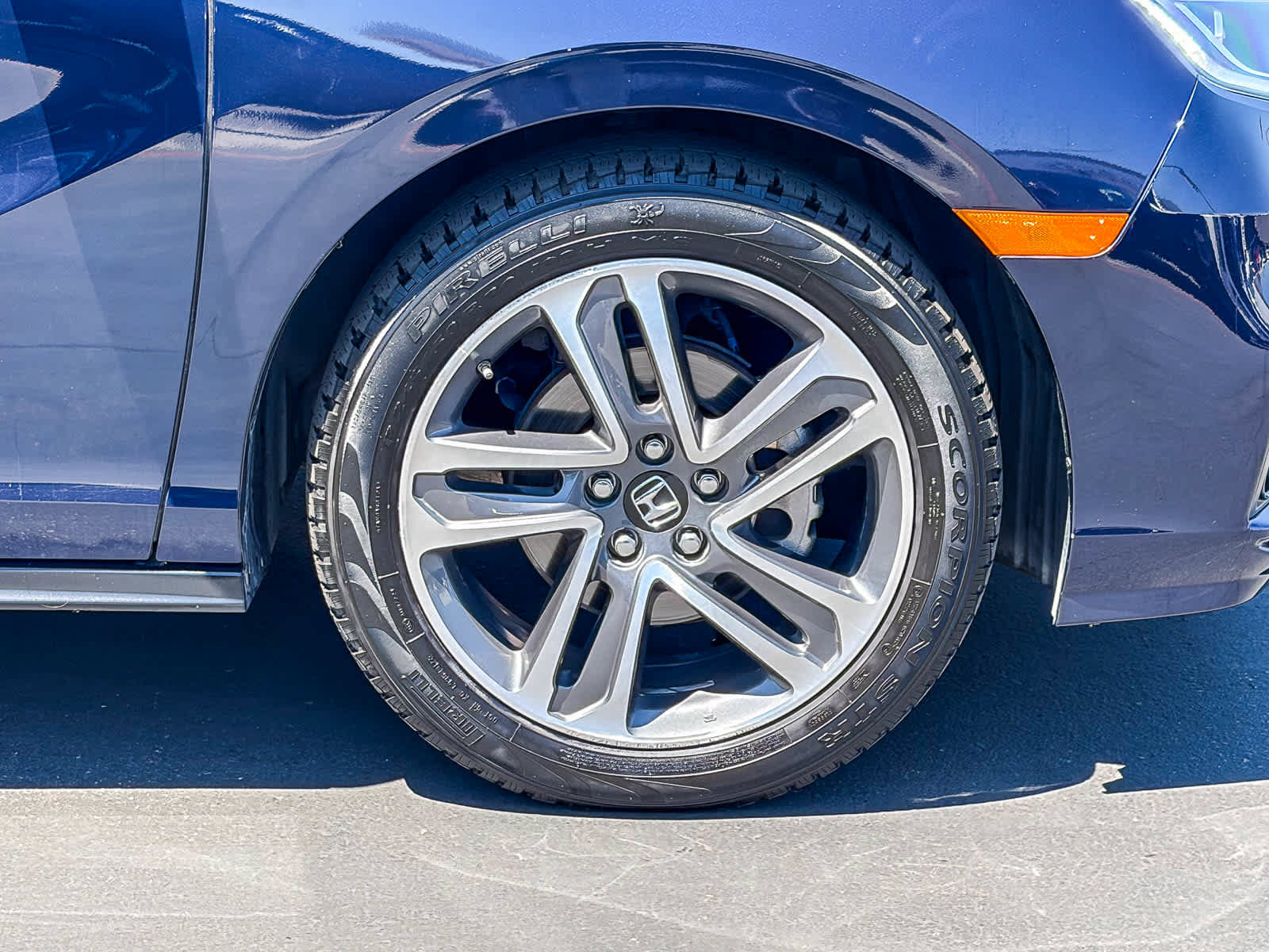 Used 2018 Honda Odyssey EX image 9