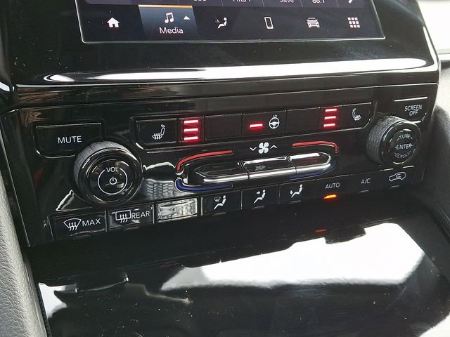 New 2025 Jeep Grand Cherokee Altitude image 18