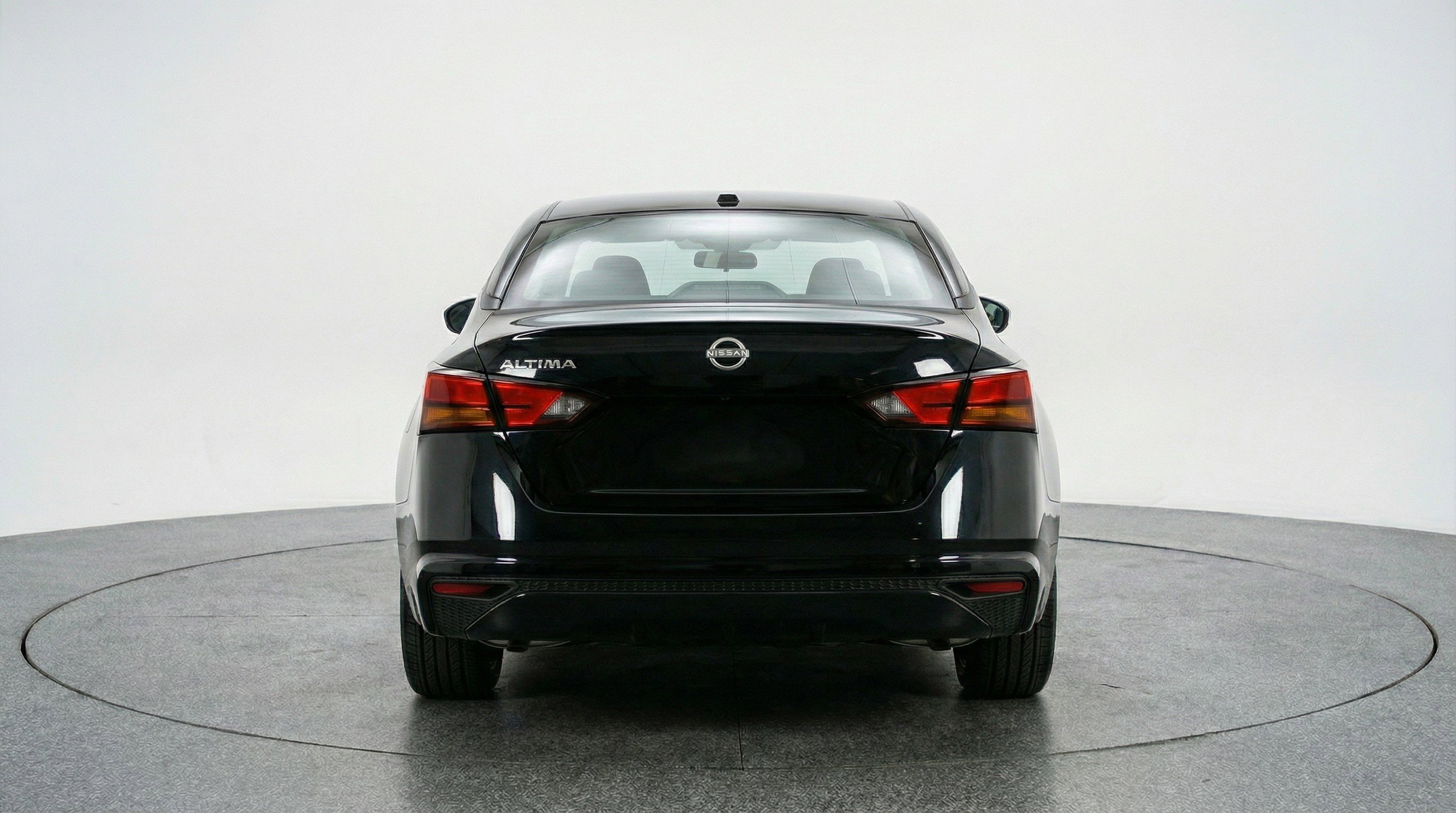 Used 2025 Nissan Altima 2.5 SV FWD image 7