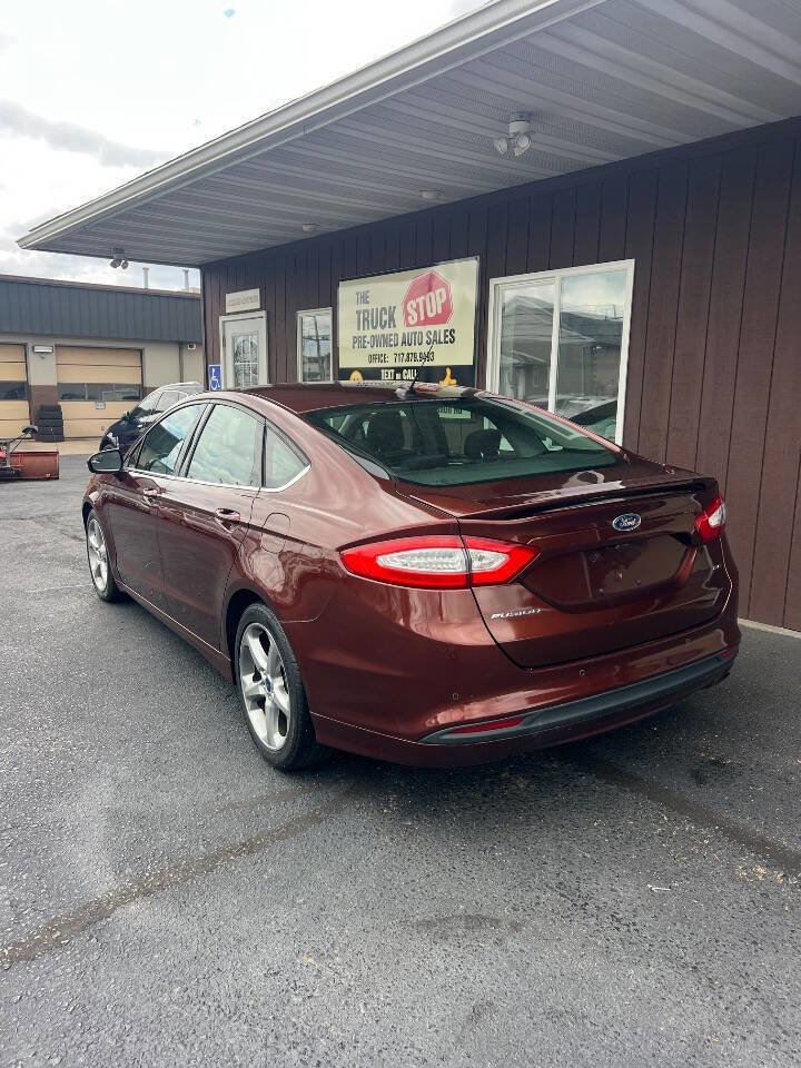 Used 2015 Ford Fusion SE FWD image 3