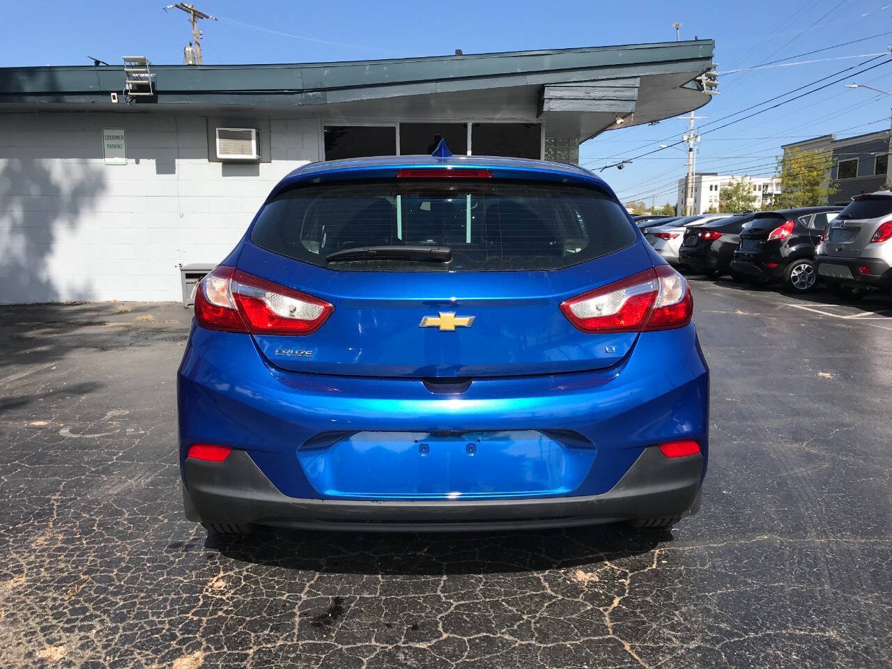 Used 2017 Chevrolet Cruze LT w/ Convenience Package FWD image 6