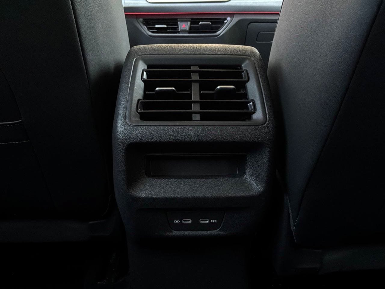 Used 2026 Volkswagen Tiguan SE FWD image 13