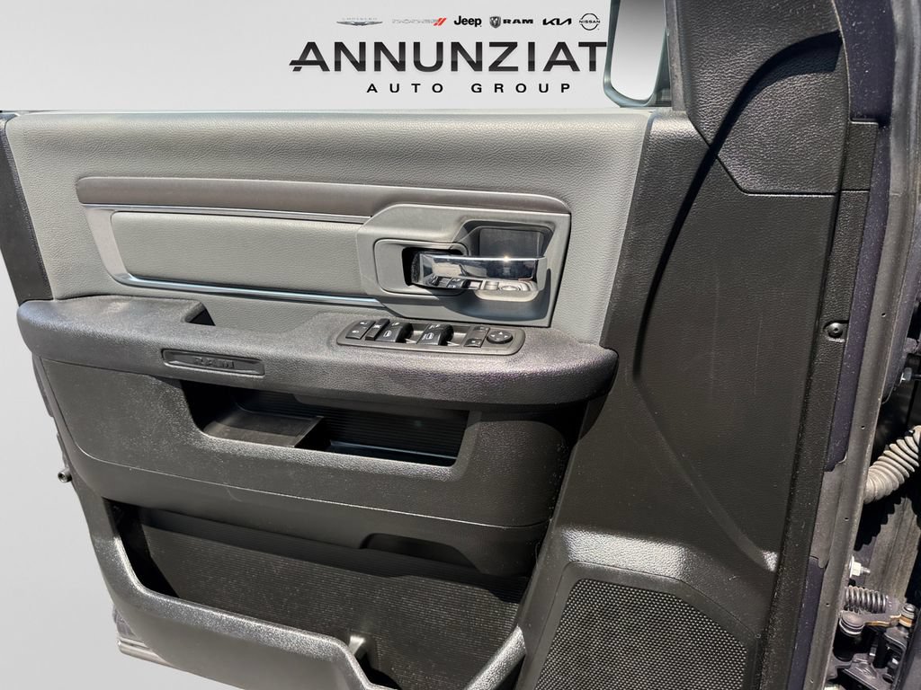 Used 2021 RAM 1500 Classic SLT AWD/4WD image 28