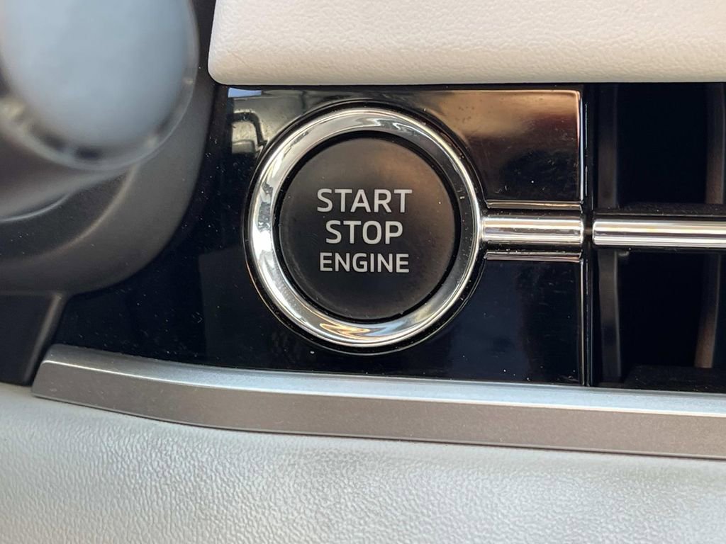 Used 2023 Mitsubishi Outlander SEL image 37