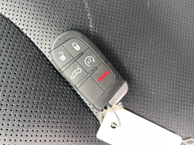 Used 2019 Jeep Cherokee Limited AWD/4WD image 21