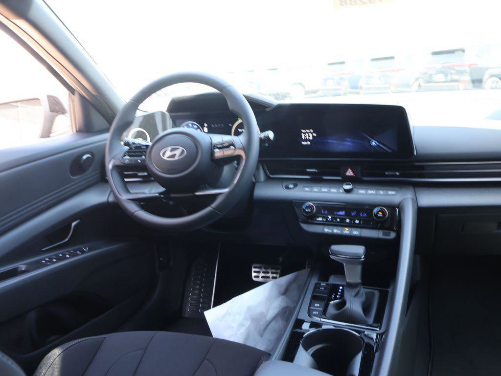 New 2026 Hyundai Elantra Sport image 18