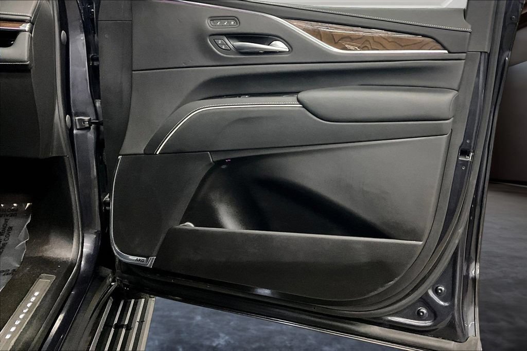 Used 2023 Cadillac Escalade ESV Premium Luxury Platinum w/ LPO, Floor Liner Package AWD/4WD image 29