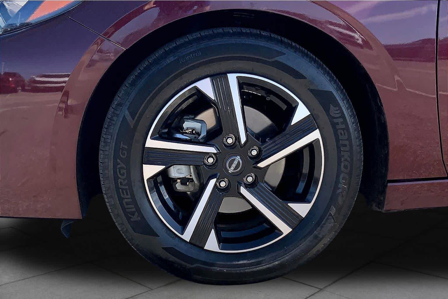 Used 2025 Nissan Sentra SV FWD image 10