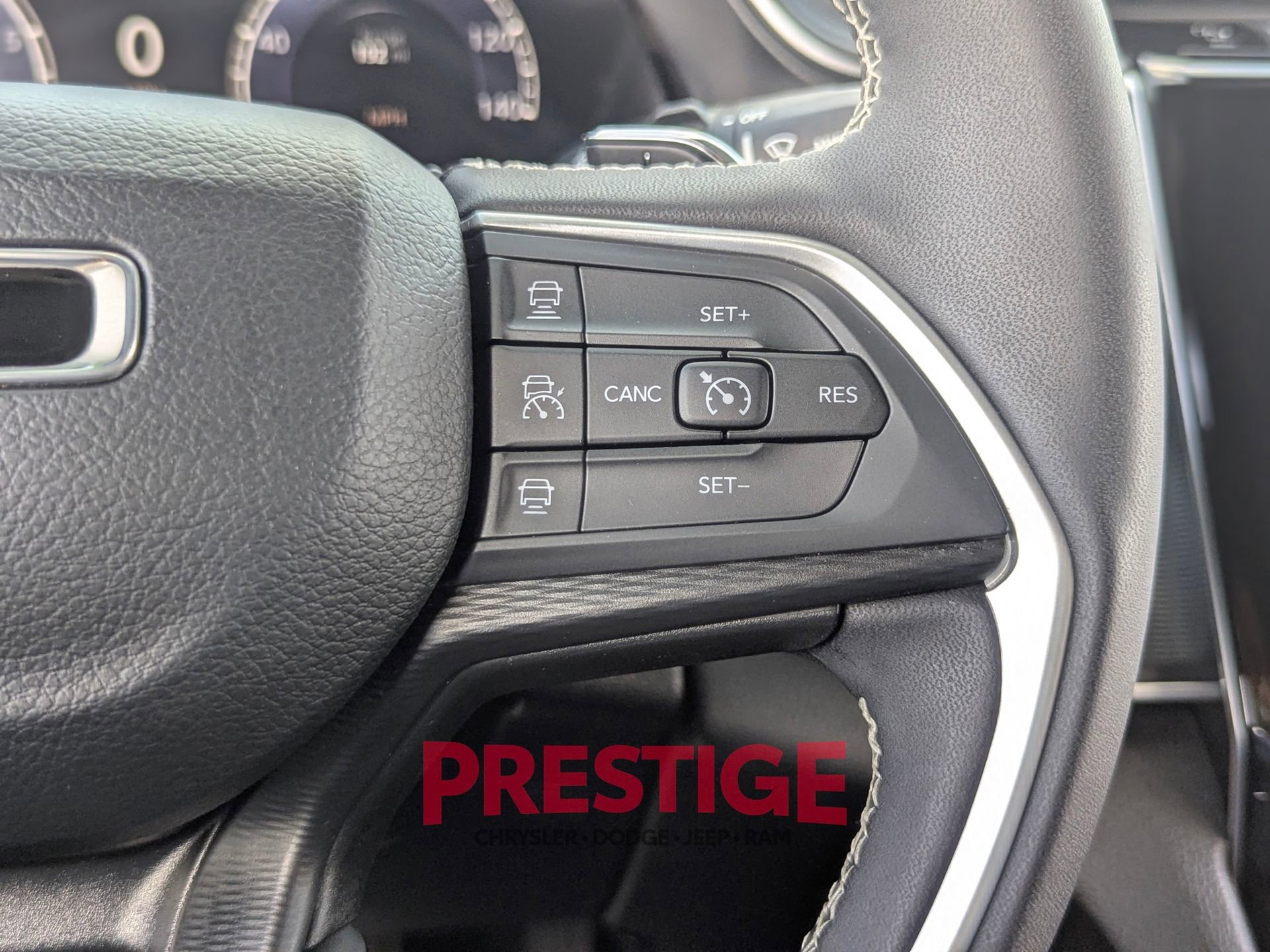Used 2023 Jeep Grand Cherokee L Laredo AWD/4WD image 23