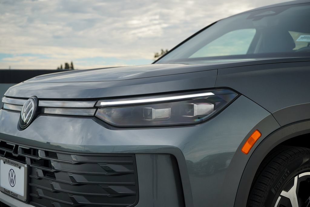 New 2026 Volkswagen Tiguan SE FWD image 9
