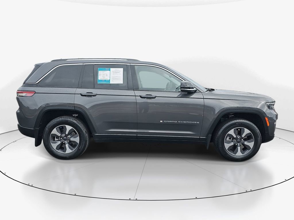 Used 2022 Jeep Grand Cherokee Limited 4xe w/ MOPAR Finishing Package image 4