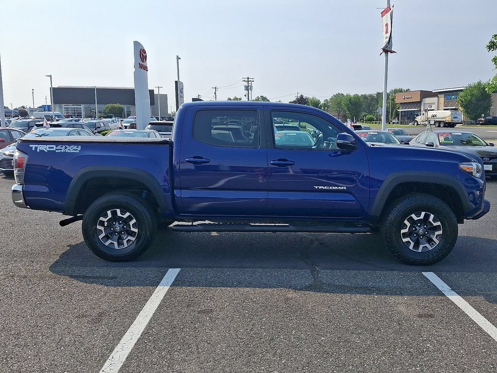 Used 2022 Toyota Tacoma TRD Off-Road AWD/4WD image 7