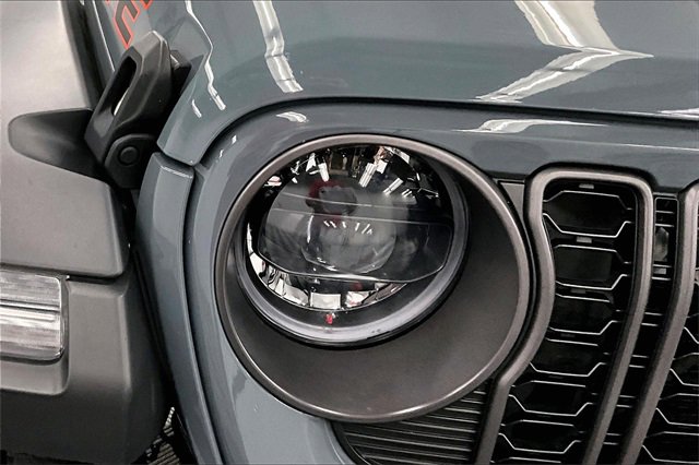 Used 2024 Jeep Gladiator Mojave w/ Technology Group image 29