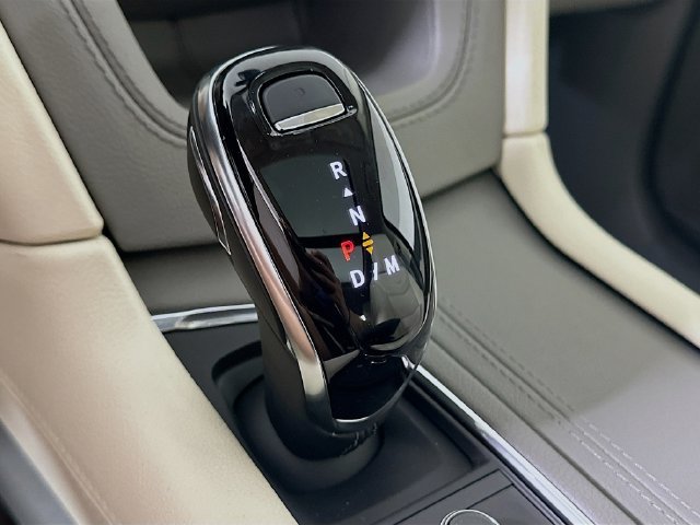 New 2025 Cadillac XT5 Premium Luxury w/ Technology Package AWD/4WD image 16