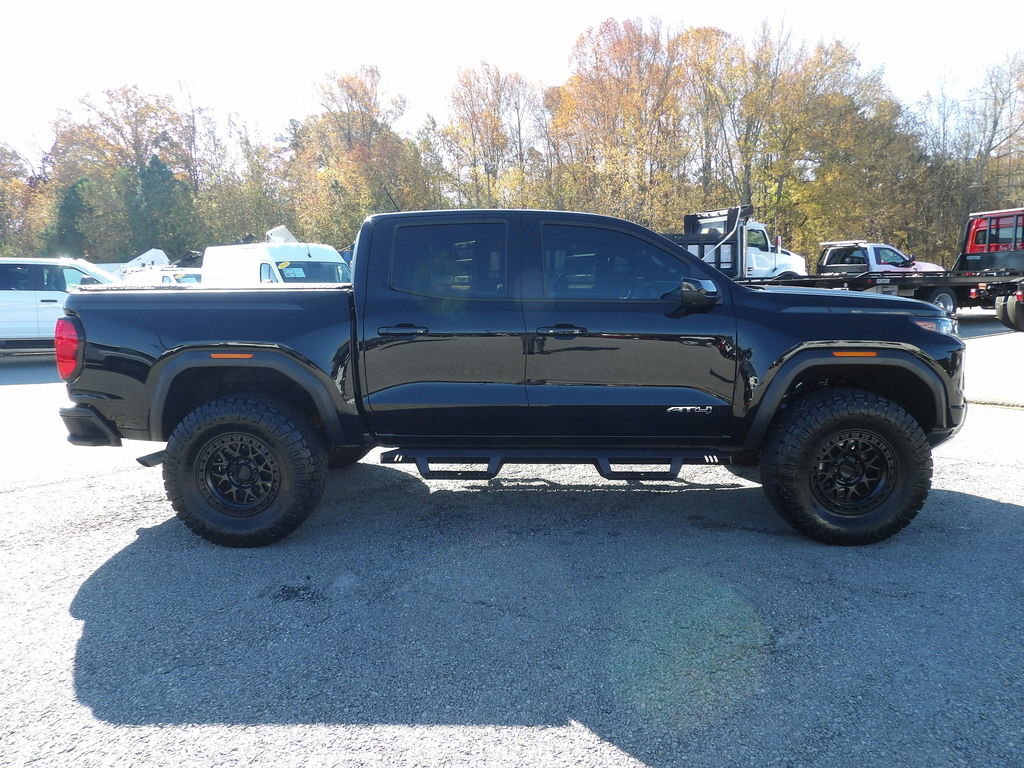 Used 2023 GMC Canyon AT4 w/ AT4 Premium Package image 9