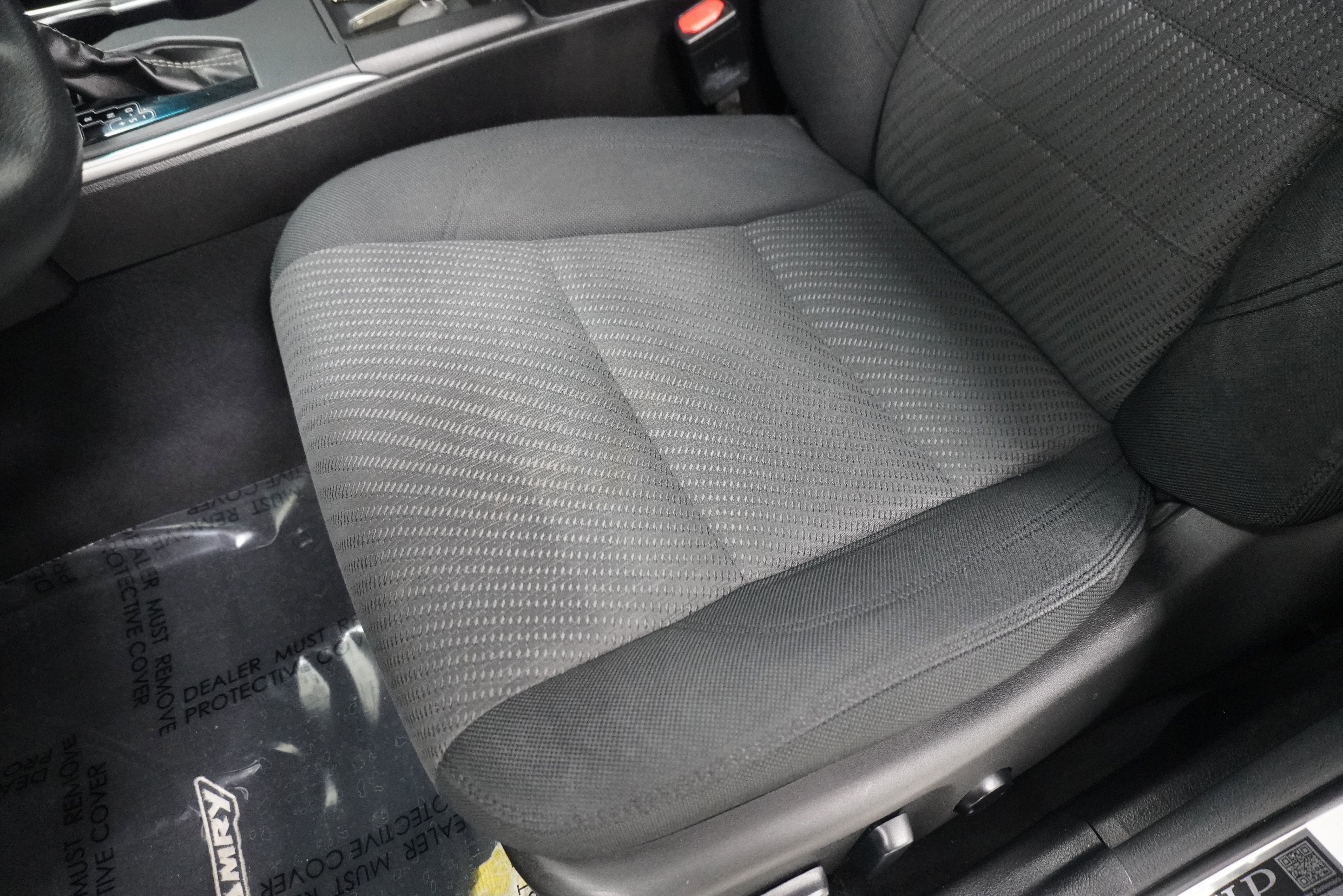 Used 2017 Toyota Camry LE FWD image 11