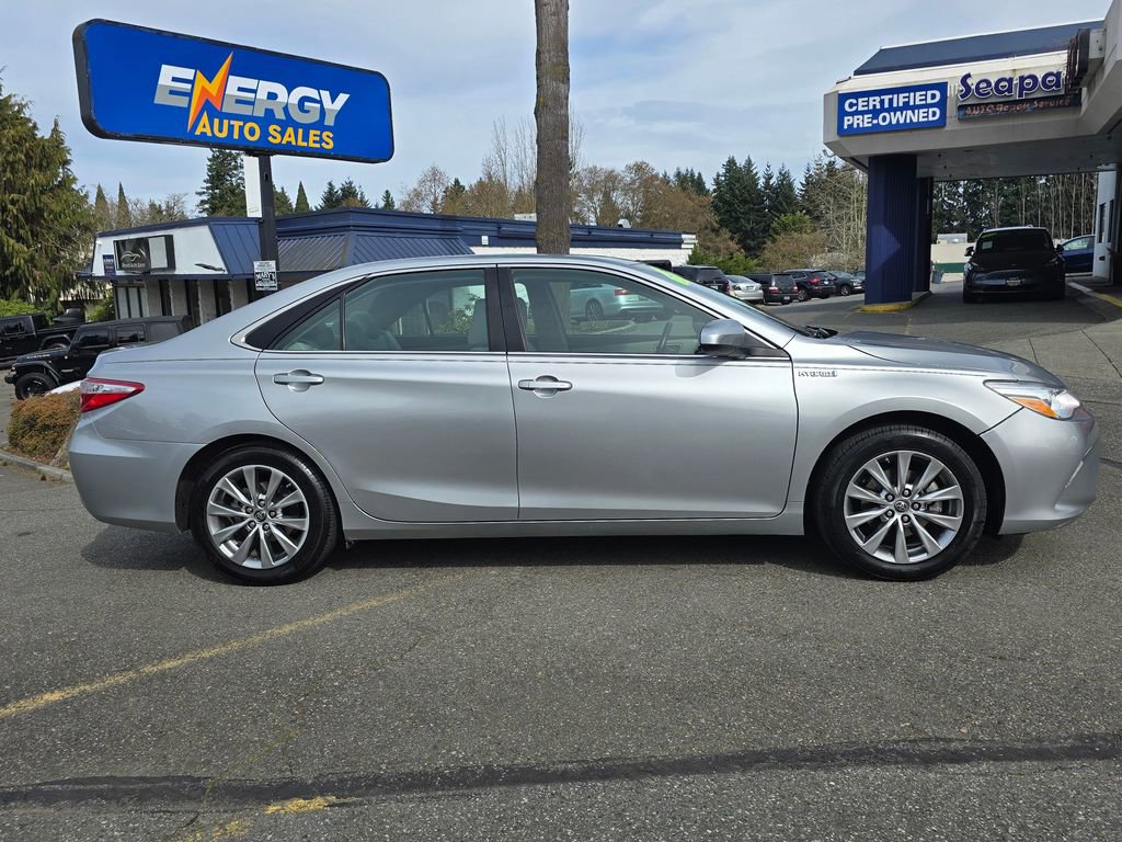 Used 2015 Toyota Camry XLE FWD image 3