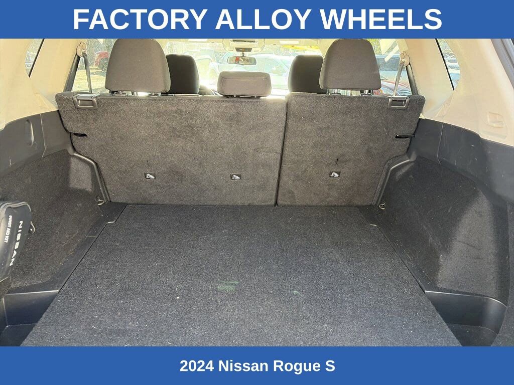 Used 2024 Nissan Rogue S image 9