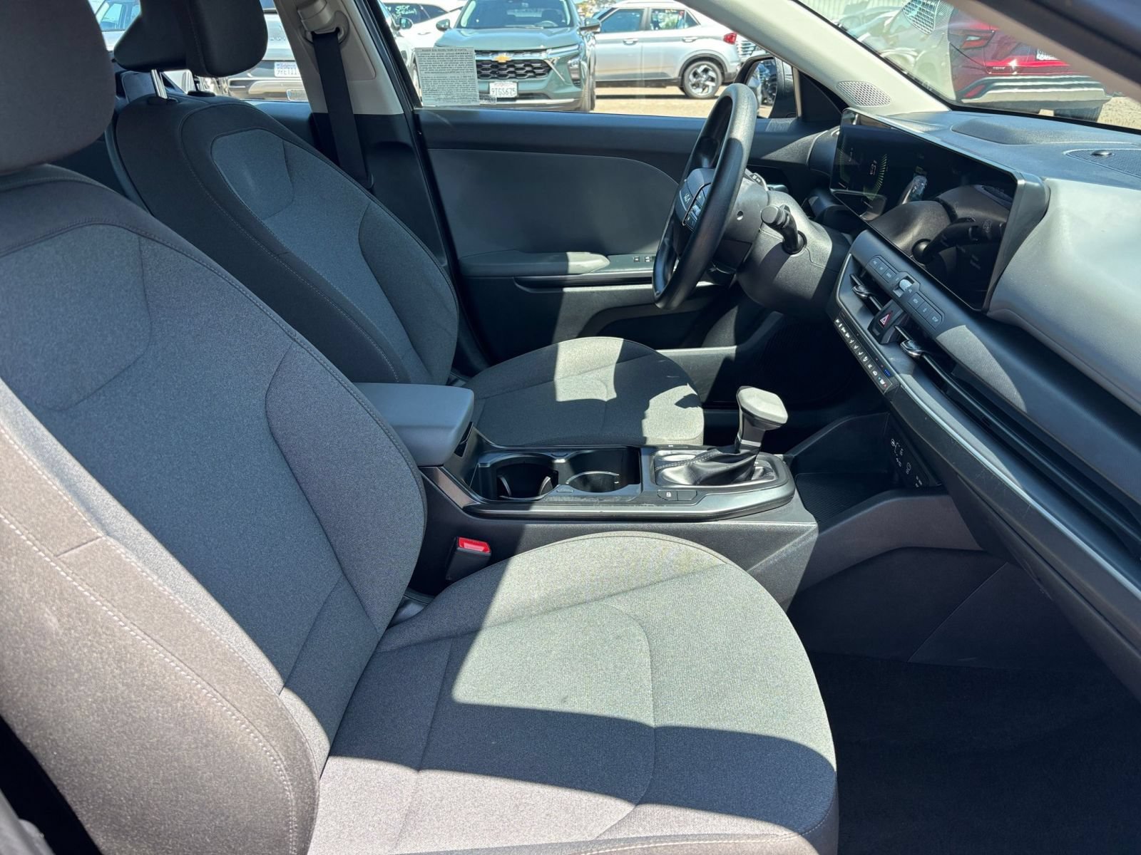 Used 2025 Kia K4 FWD image 34