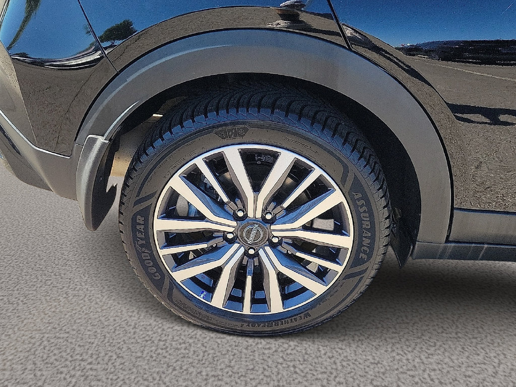 Used 2023 Nissan Kicks SV FWD image 7