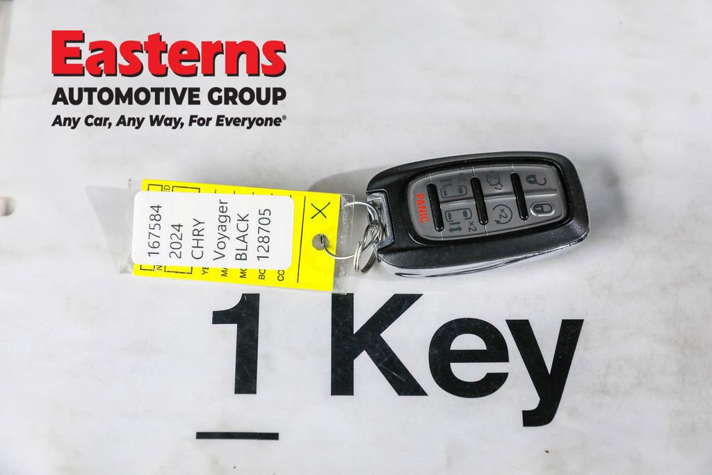 Used 2024 Chrysler Voyager LX image 23