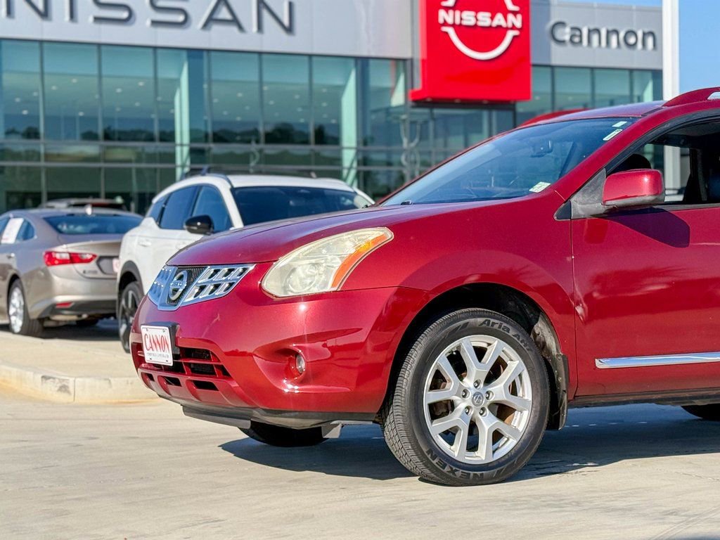 Used 2011 Nissan Rogue SV w/ SL Pkg image 2