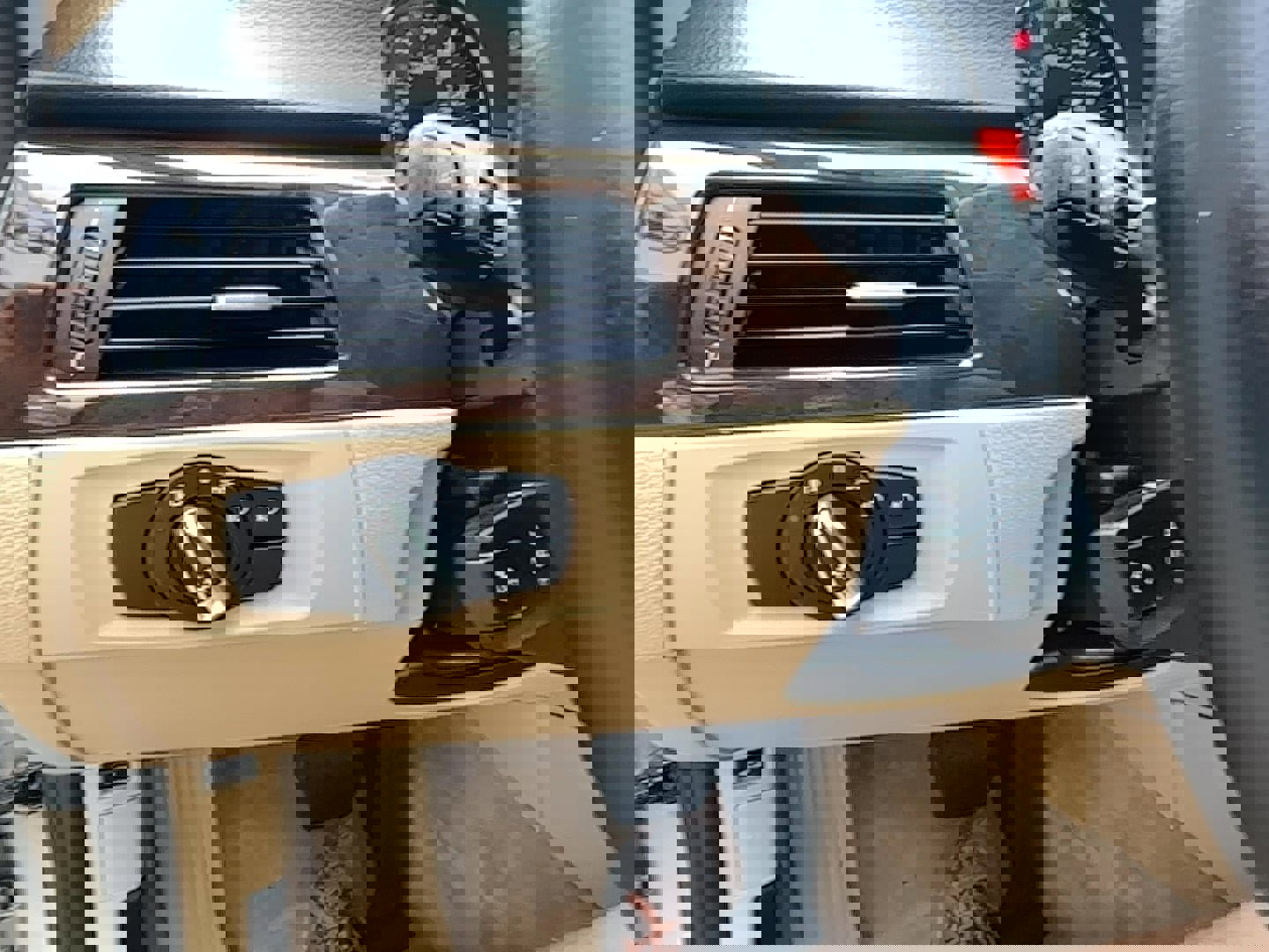 Used 2011 BMW 328i xDrive Sedan image 12