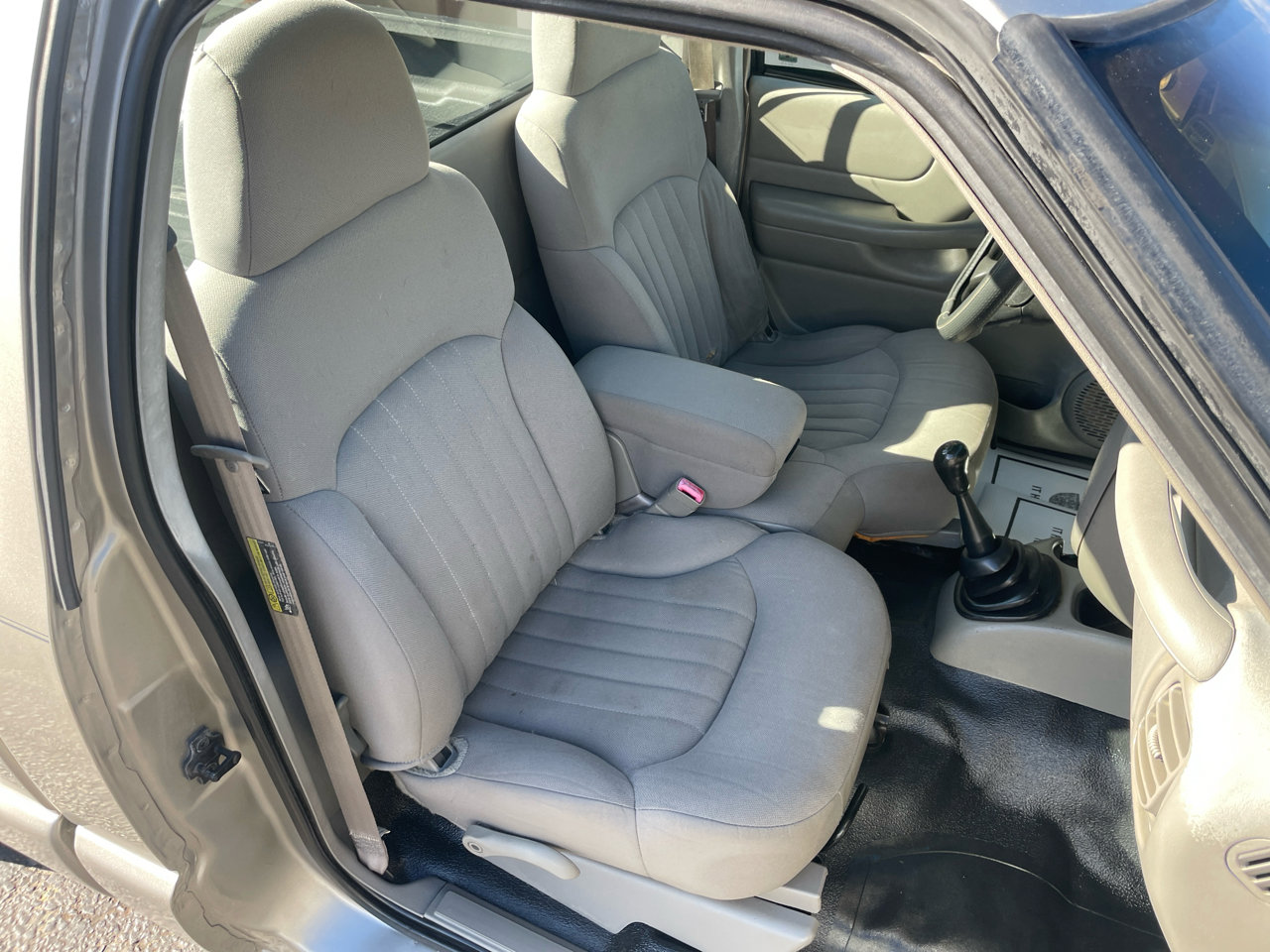 Used 2003 Chevrolet S10 Pickup 2WD Regular Cab image 24