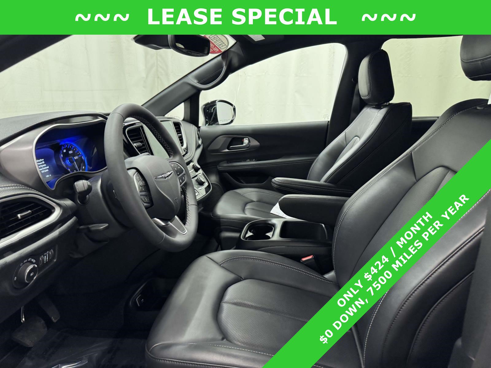 Used 2026 Chrysler Pacifica Select FWD image 16
