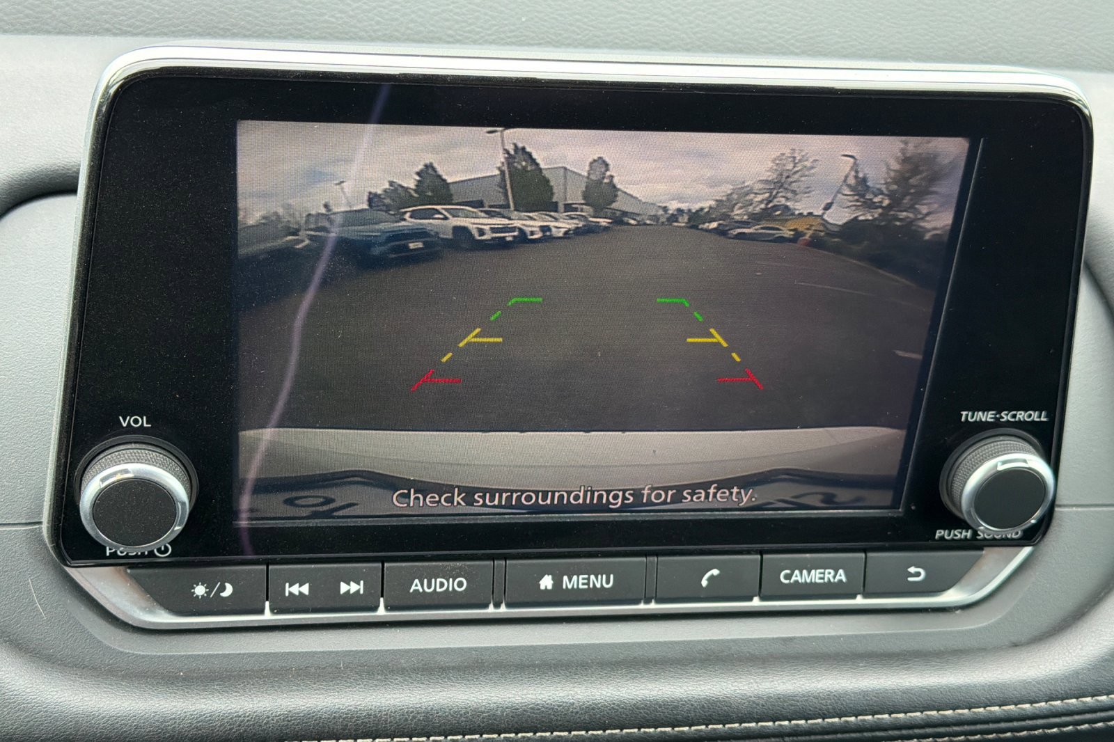 Used 2024 Nissan Rogue S image 19