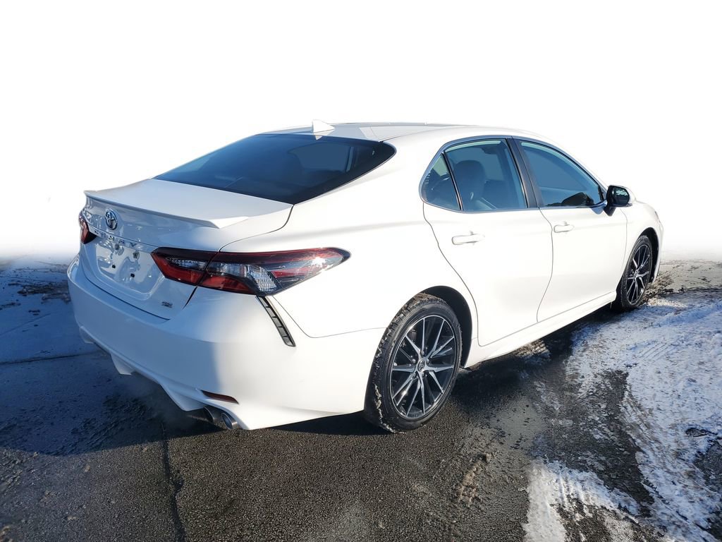 Used 2023 Toyota Camry SE image 6