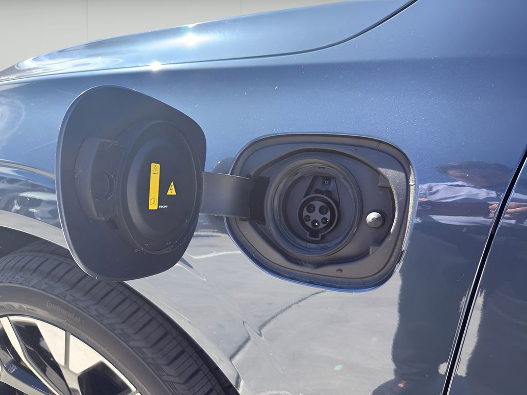 New 2026 Volvo XC60 T8 Plus w/ Protection Package AWD/4WD image 10