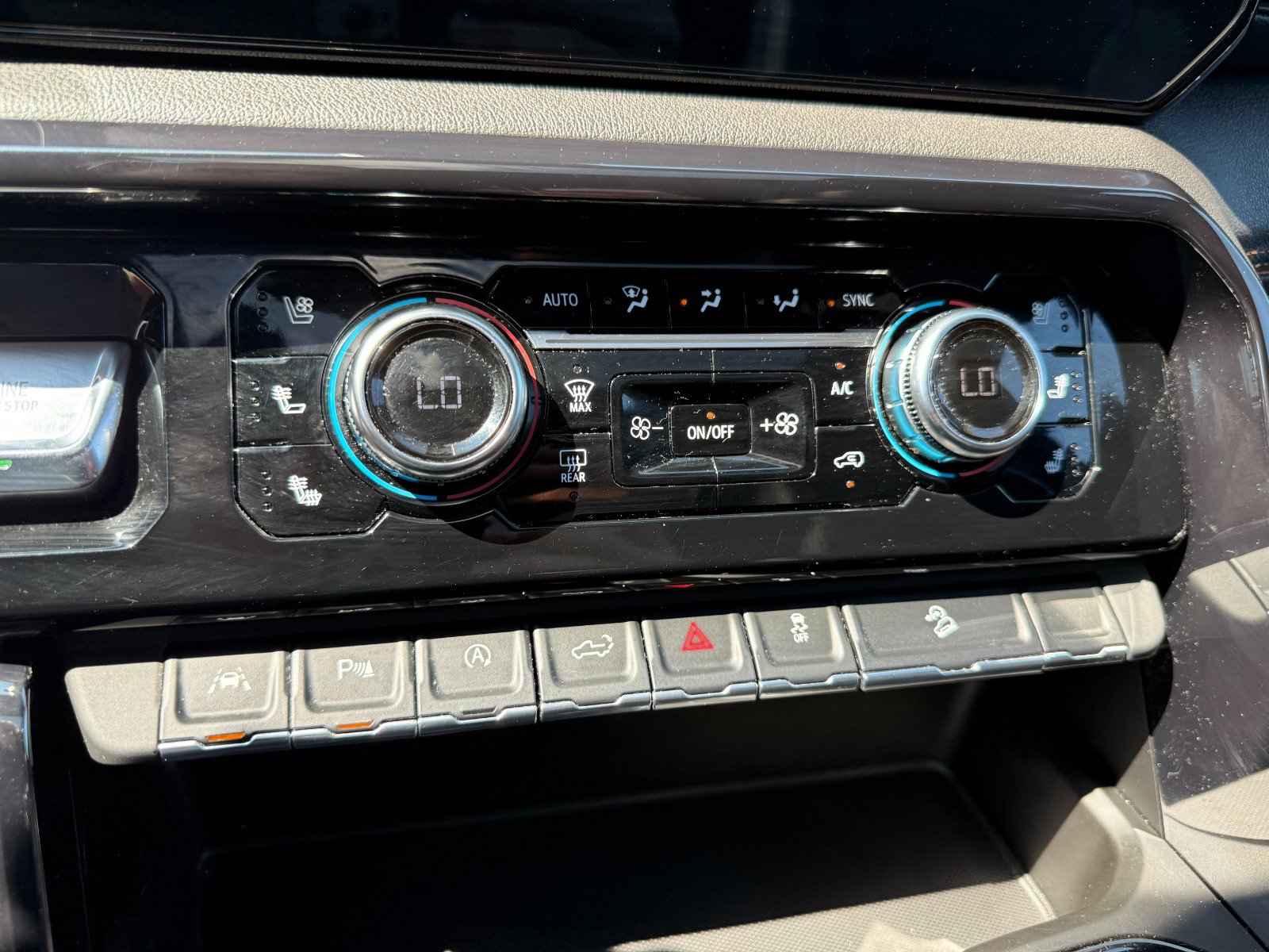 Certified 2024 GMC Sierra 1500 AT4 w/ AT4 Preferred Package AWD/4WD image 35