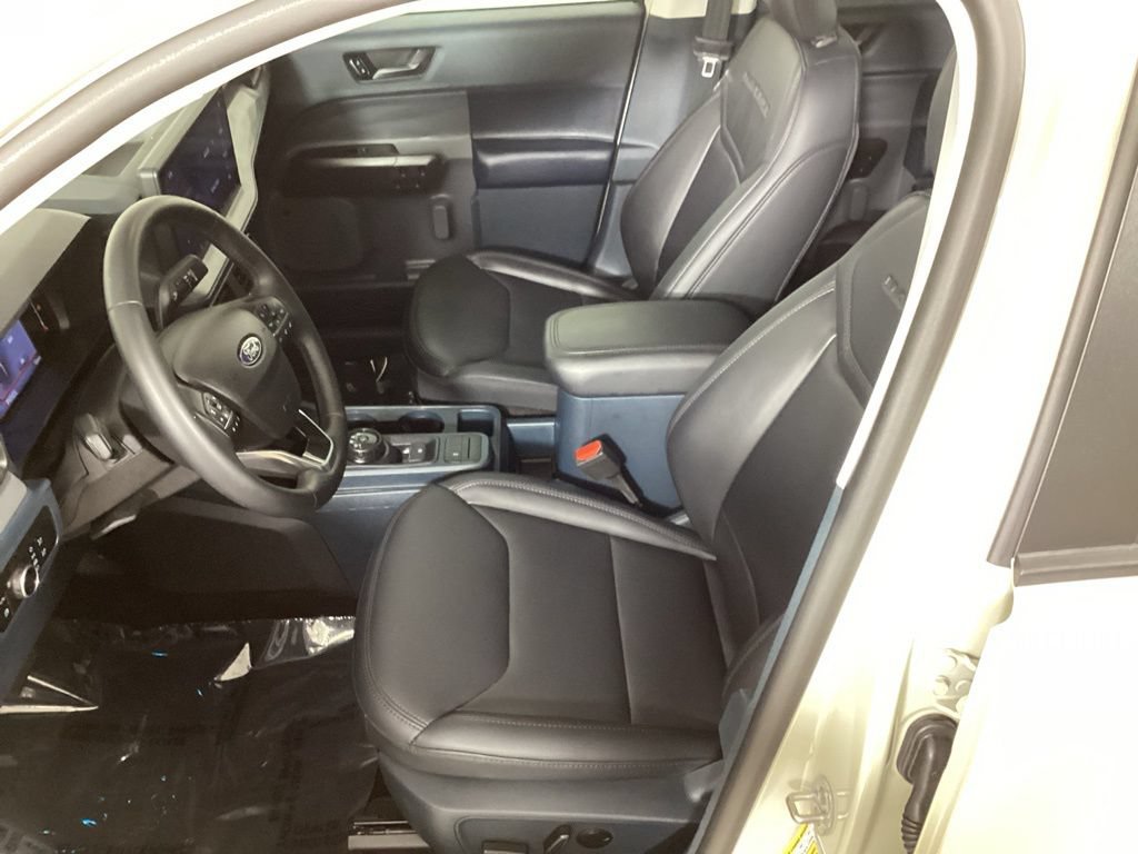 Used 2025 Ford Maverick Lariat w/ Black Appearance Package AWD/4WD image 25
