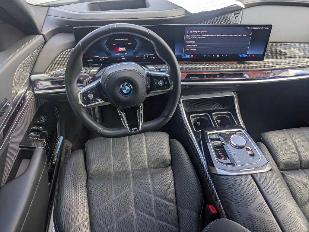 Used 2023 BMW i7 xDrive60 w/ Parking Assistance Package AWD/4WD image 20
