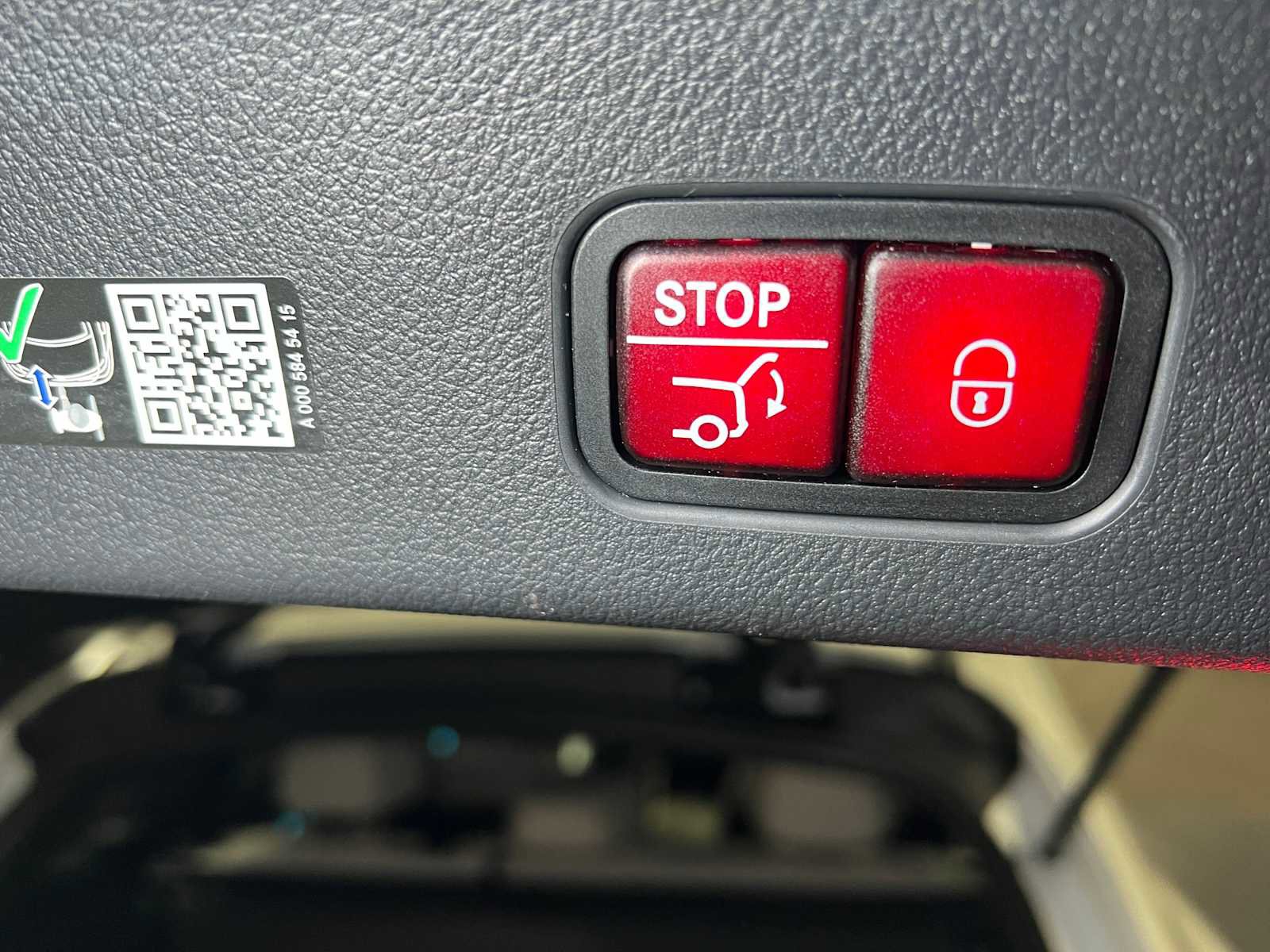 Certified 2025 Mercedes-Benz GLC 300 4MATIC image 19